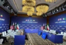 الوفد الإيراني يرفض الصورة البروتوكولية مع الوفد الأميركي